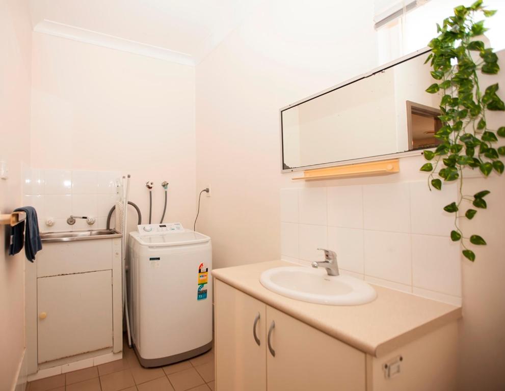 Carnarvon Central Apartments Екстериор снимка